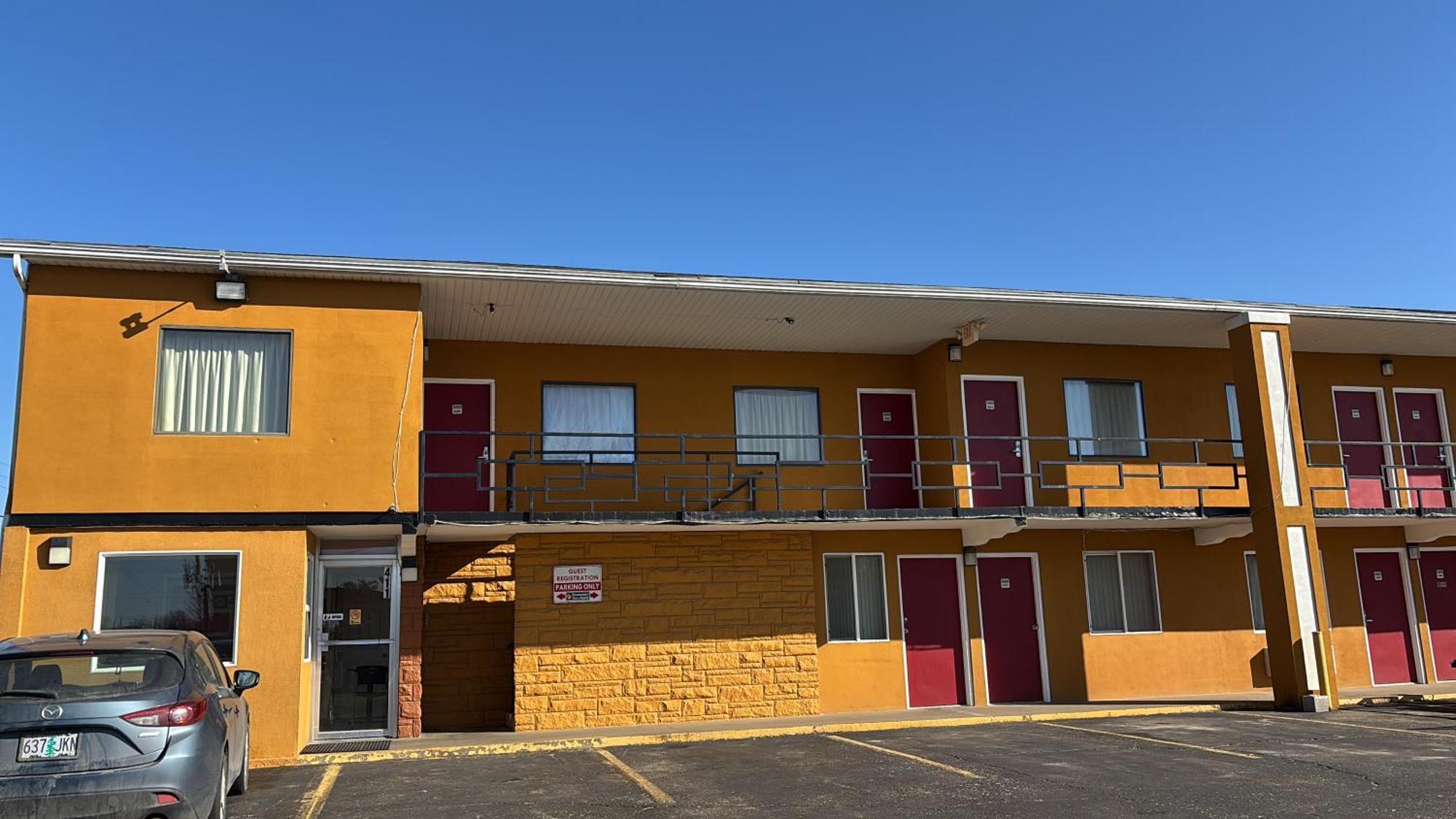 Economy Inn & Suites Harrisburg 외부 사진